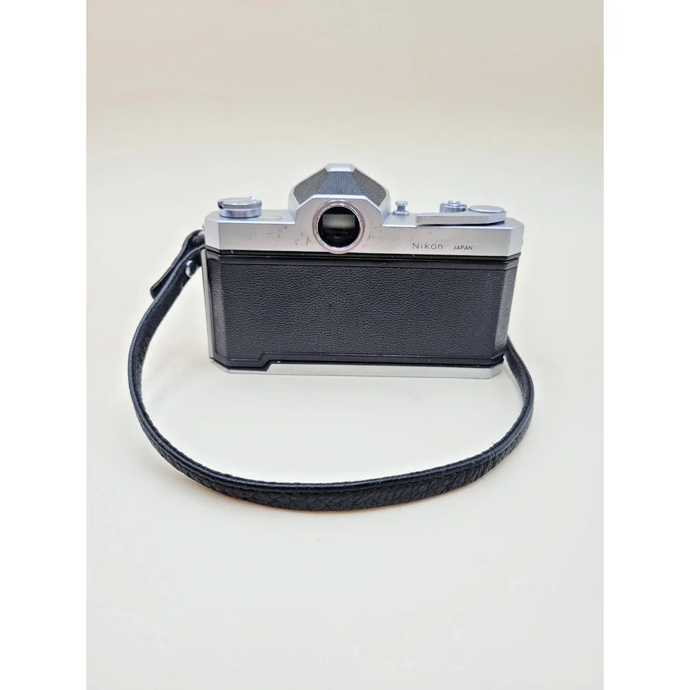 Nikon Nikomat FTN 35mm SLR Film Camera Silver Vivitar 75-205mm Macro Zoom Lens